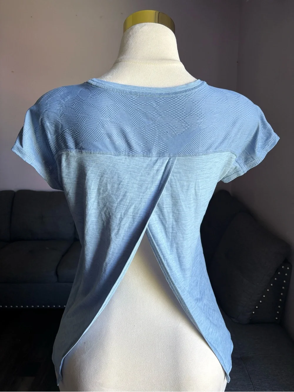 Old Navy Light Blue Cropped Crewneck Tee